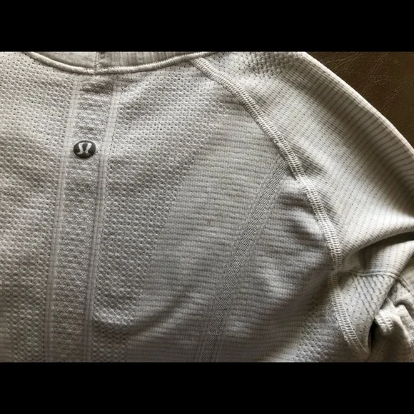 Lululemon, Women’s 6, Swiftly Tech Long Sleeve Crew, GUC - Picture 14 of 16
